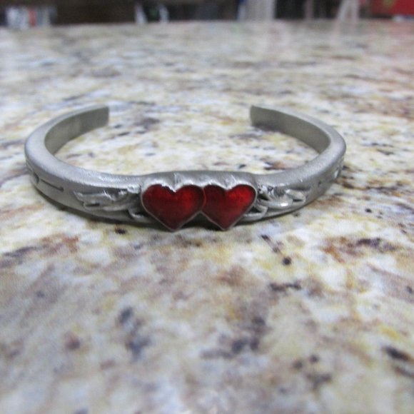 SISK C B 16 PEWTER Jewelry - Preowned, VINTAGE Pewter 2 hearts cluff bracelet,  SISK C B  16